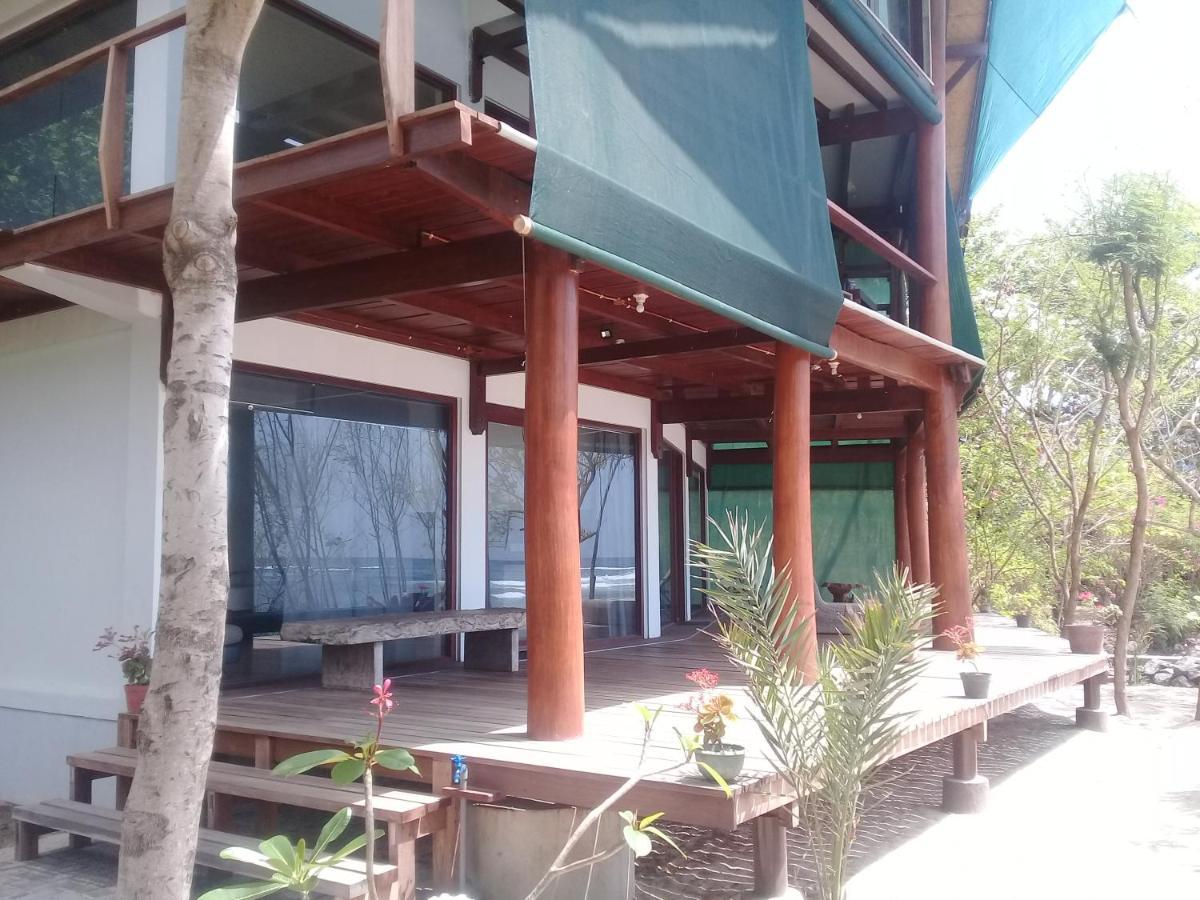 Castaway Surf Retreat 1 Hotel Sekongkang Eksteriør billede
